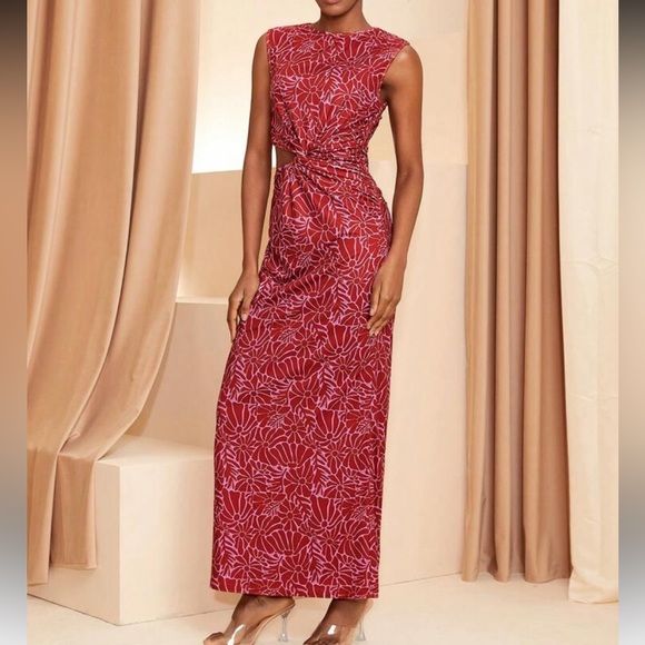 Elegant Red Cutout Maxi Dress - Picture 3 of 7